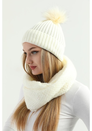 Kadın Triko Ponponlu Bere Ve Örgü Boyunluk Set Beyaz