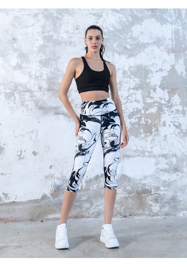 Batik Desen Toparlayıcı Spor Kapri Tayt Siyah Desenli