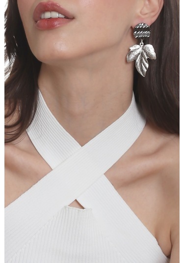 Labalaba Kadın Çivili Model Yaprak Formlu Küpe Çok Renkli