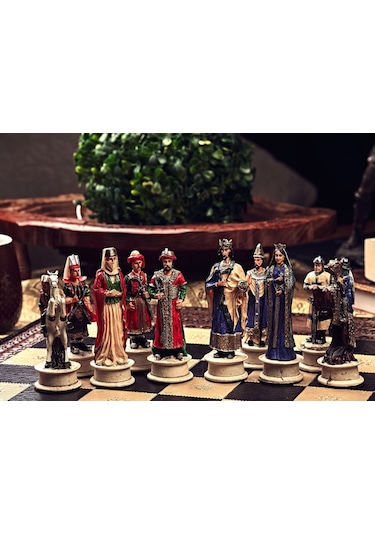 Haçlılar - Yeniçeriler Satranç Takımı Şah 11 Cm Tarihin Efsanevi Güçleri Bir Arada Sadece Figür