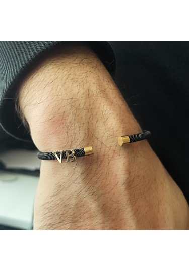 Gümüş Altın Kaplamalı Tektaraflı Harfli Siyah Çelik Bileklik