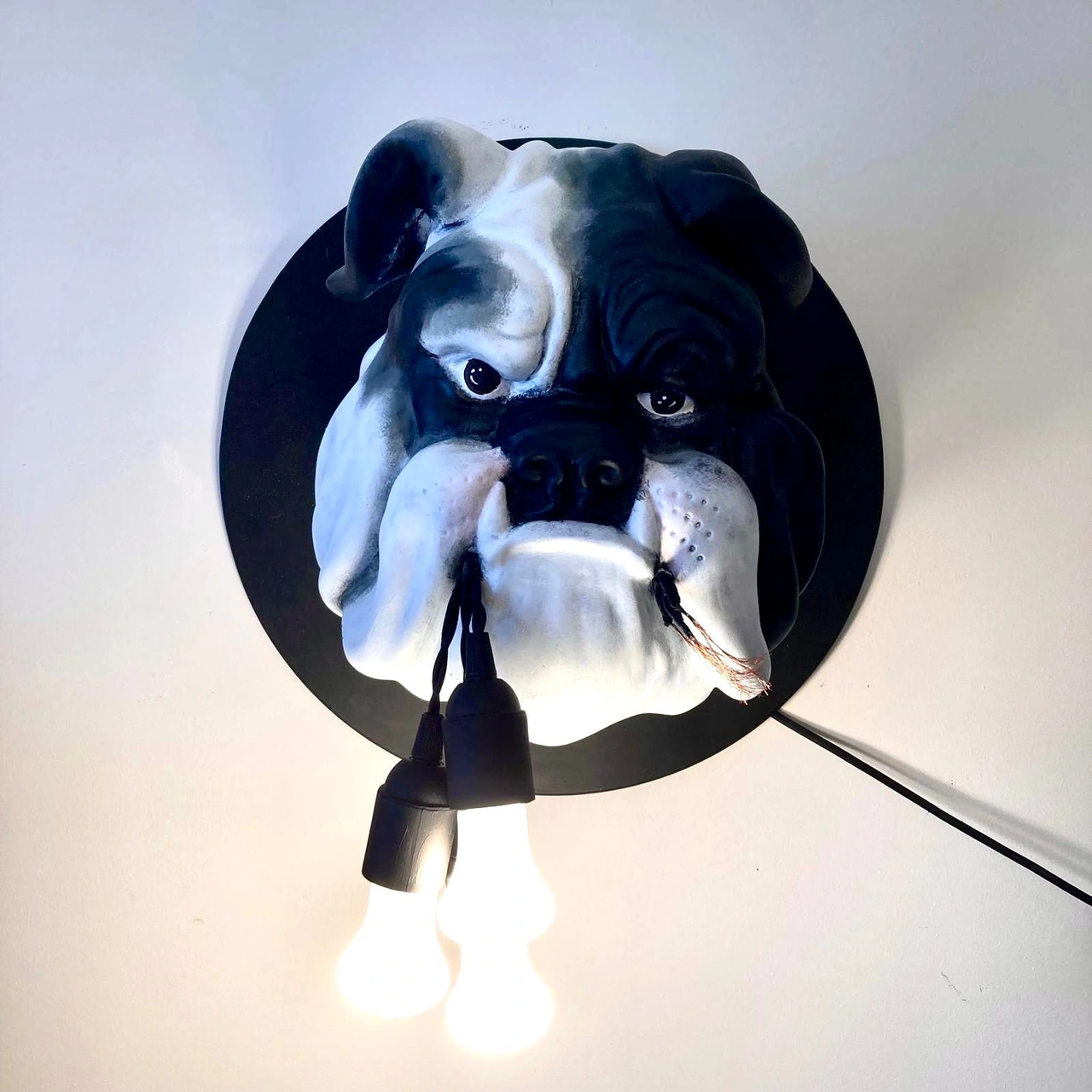 Duvar Buldog Aydınlatma Abajur Siyah Beyaz