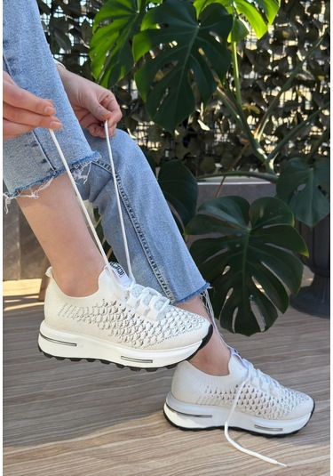 Cilla Beyaz Triko Boncuk İşlemeli Spor Ayakkabı Beyaz