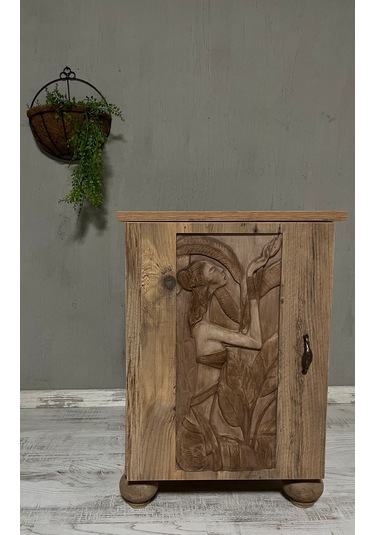 Nefertari Nin Sırrısırrı Komodin Sınırlı Sayıda