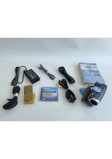 Sony  DCR-DVD803E 120X Zoom Video Kamera (Bataryasız)