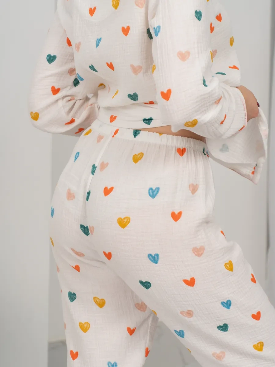 Aıla Vücudu Saran Pijama Takımı Üzerinde Resimli Gömlek Ve Pantolon 276645339 Beyaz