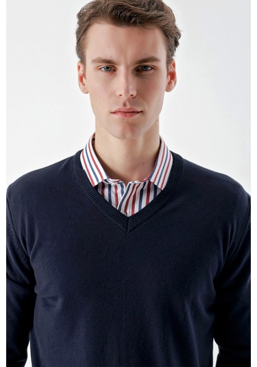 Morven Erkek Lacivert Basic V Yaka Dynamic Fit Rahat Kesim Triko Lacivert