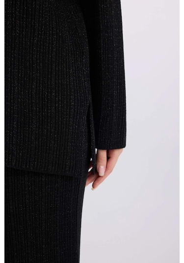 DeFacto Relax Fit Bisiklet Yaka Basic Düz Triko Kazak Tunik D8633AX24WNBK81 Siyah DeFacto Relax Fit Bisiklet Yaka Basic Düz Triko Kazak Tunik D8633AX24WNBK81 Siyah