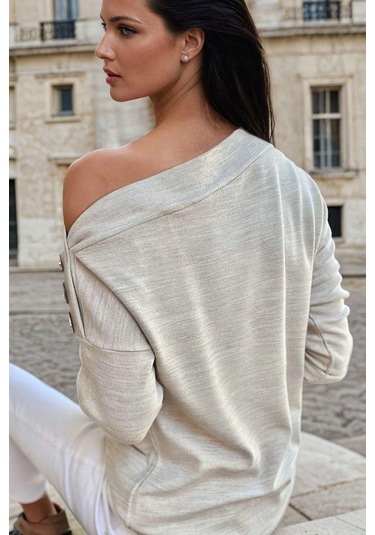 Bej Asimetrik Kesim, Uzun Kollu, Düğme Detaylı Bluz Bej
