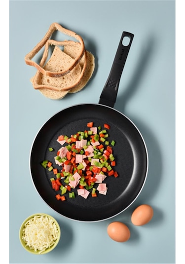 Tefal Titanyum 1x Simplecook Difüzyon Tabanlı Tava 28 CM Siyah