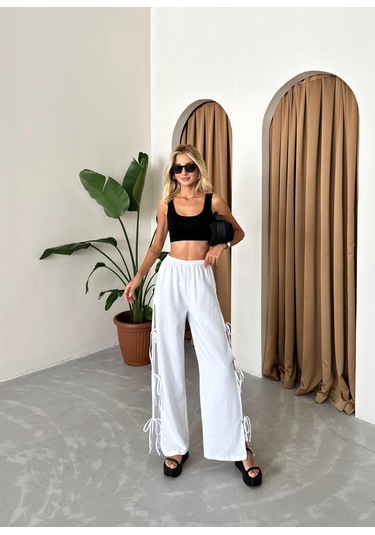 Beyaz %100 Pamuk Yan Yırtmaç Ve Bağlama Detaylı Pantolon Beyaz