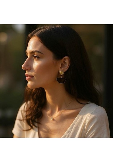 Kahverengi Taşlı Minimal Tarz Küpe Çok Renkli