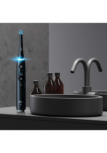 Oral-B iO 10 Şarjlı Diş Fırçası Kozmik Siyah