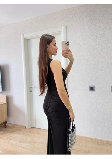 Bürümcük Kumaşlı İçi Astarlı Üzgülü Kolsuz Büzgülü Uzun Elbise - Siyah Siyah