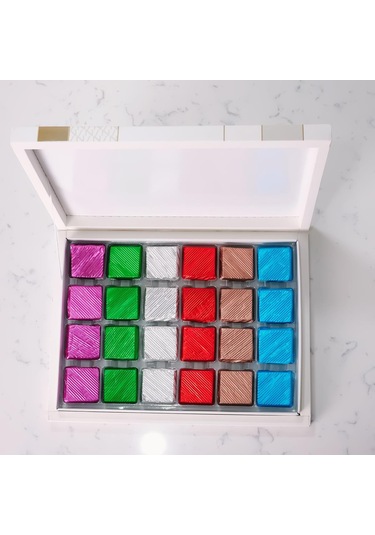 Nin Beyaz Kutu Lux İnce Kare Çikolata