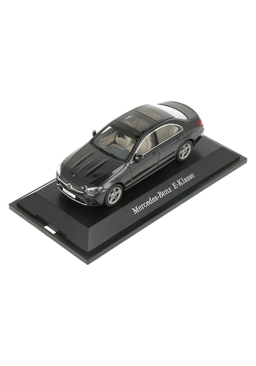 1:43 İscale 2020 Mercedes Benz E-class W213 Facelift Siyah