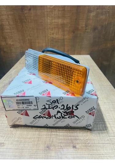 Massey Ferguson 240 Agco-2615 Arka Çamurluk Ön Sinyal Lambası Sol