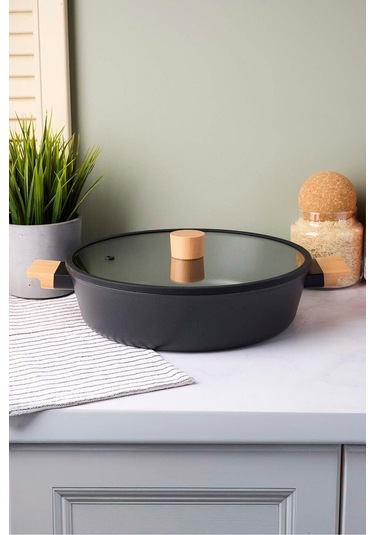 Cookwood Black İndüksiyon Tabanlı Ahşap Kulplu Kapaklı Seramik Basık Tencere 28 Cm Sıyah Siyah