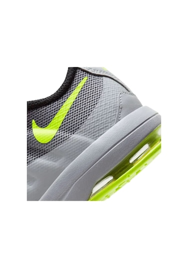 Nike Air Max Invigor Küçük Çocuk Ayakkabısı Gri Siyah Gri