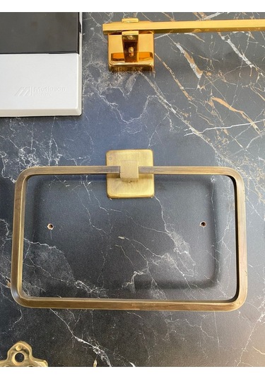 İsaoğlu Yapı Mat Gold Havluluk Antik Gold Kare Havluluk Pirinç Malzeme Antik Eskitme Banyo Aksesuar Gold