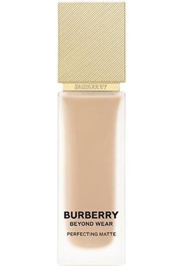 Burberry Beyond Wear Perfecting Mattte Fondöten - 40 Light Cool