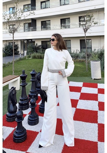 Kadın Beyaz İşleme Detaylı Bluz & Bol Paça Pantolon - Alt & Üst Takım Beyaz