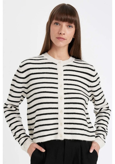 Defacto Regular Fit Bisiklet Yaka Çizgili Düğmeli Triko Hırka C9051AX24WNER105 Ekru