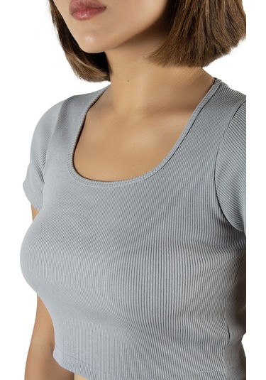 Açık Gri Havuz Yaka Fitted/vücuda Oturan Kısa Kol Crop Tişört Açık Gri