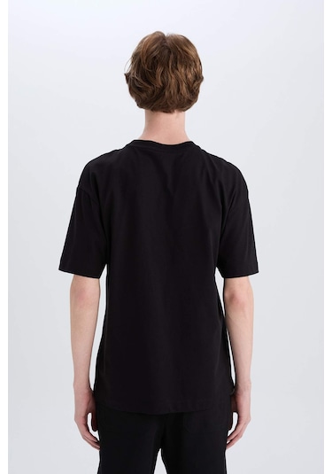 DeFacto Oversize Geniş Kalıp Bisiklet Yaka Basic Düz Kısa Kollu Siyah Tişört E6885AXNSBK81 DeFacto Oversize Geniş Kalıp Bisiklet Yaka Basic Düz Kısa Kollu Siyah Tişört E6885AXNSBK81