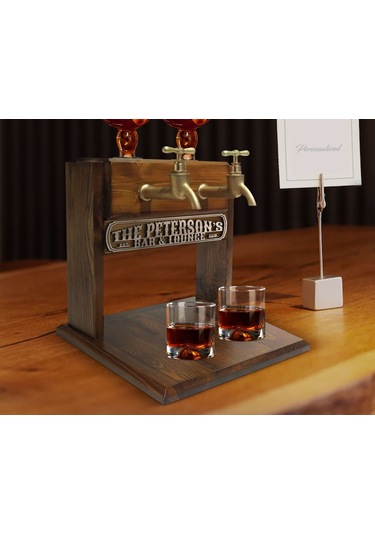 Bk Gift Kişiye Özel Kabartma İsimli Çift Musluklu Doğal Ahşap Viski Standı, İçki Standı, Doğum Günü Hediyesi, Ev Hediyesi, Erkek Hediye-35
