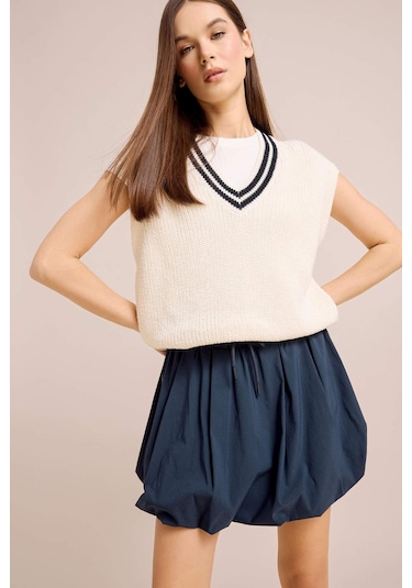 DeFacto Regular Fit V Yaka Triko Süveter S0375AZ25SPER105 Ekru