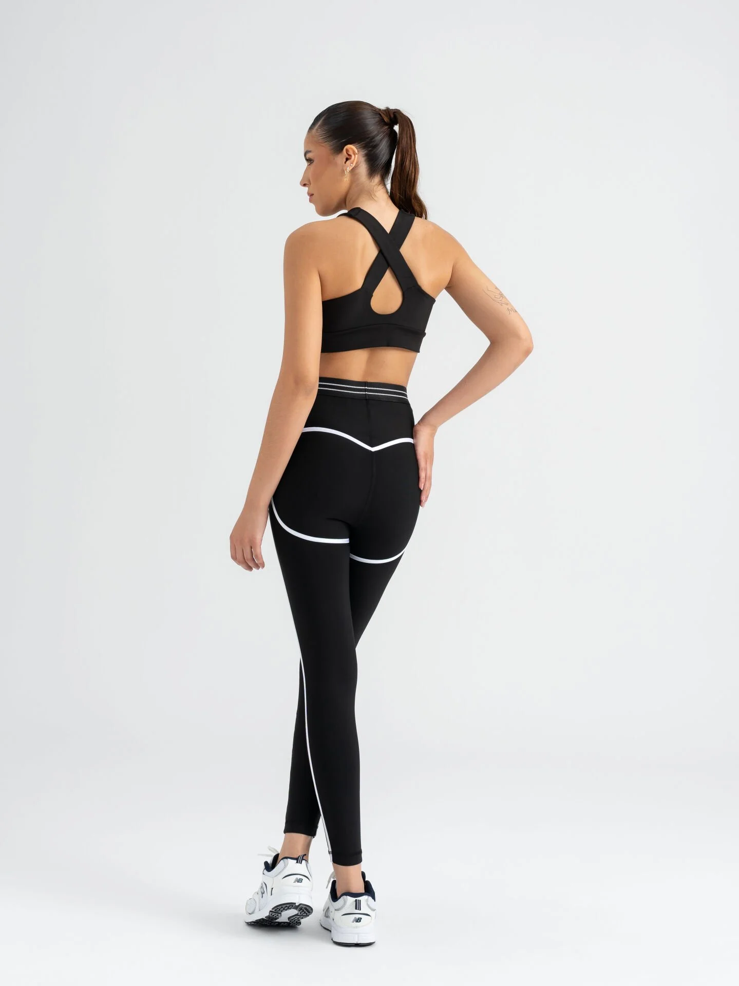 Suit Up Beyaz Biyeli Beli Lastikli Siyah Spor Tayt Siyah