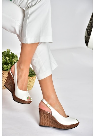 Fox Shoes K674040709 Beyaz Dolgu Topuklu Kadın Ayakkabı