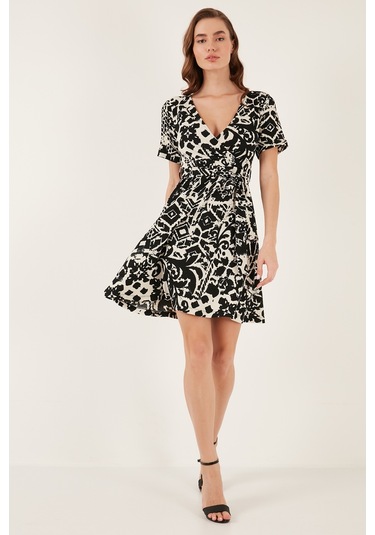 Lela Desenli Kruvaze Yaka Regular Fit Bayan Elbise 5865723 Siyah