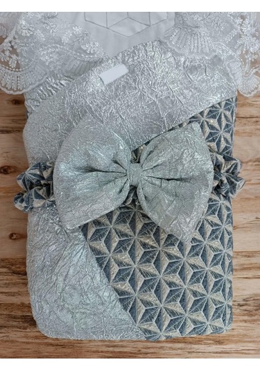 Yenidoğan Ultralüks Piramit Desenli Güpürlü Bebek Battaniyesi Kundak Gümüş Gümüş