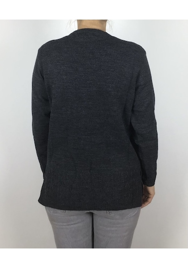 Önü Düğmeli Cepli Yünlü Kısa Anne Hırka Gri