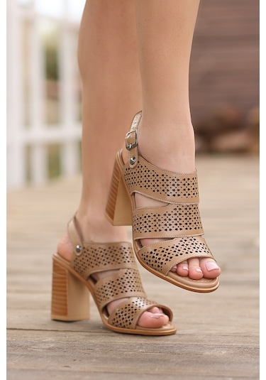 Hakiki Deri Kalın Bantlı Hasır Tipi Delikli Desen Ortopedik Kalın Topuklu Kadın Ayakkabı Kahverengi