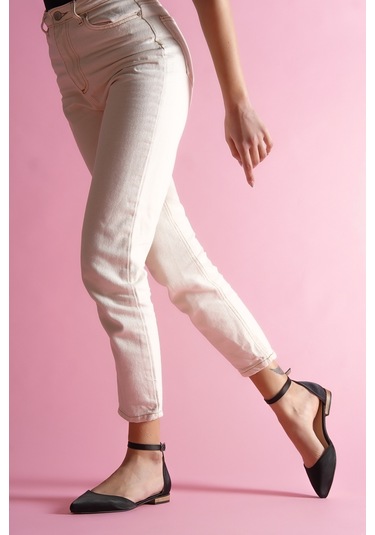 Misty Siyah Saten 2 Cm Topuklu Bilekten Bantlı Sivri Burun Günlük Babet Siyah Misty Siyah Saten 2 Cm Topuklu Bilekten Bantlı Sivri Burun Günlük Babet Siyah