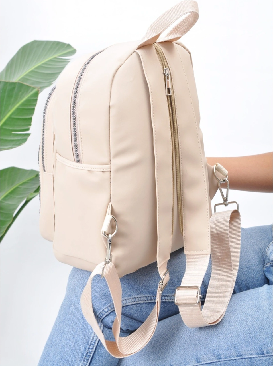 Tezzgelsin Unısex Su Geçirmez Saten Suni Deri Günlük Kullanım Sırt Çantası Bej