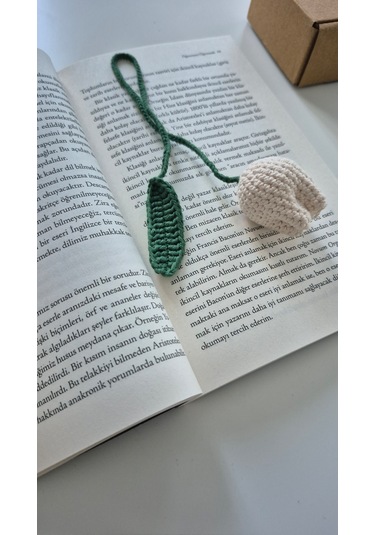 Ekru Lale Ŏrgü Amigurumi Kitap Ayracı Hediyelik Aksesuar