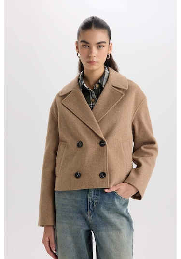 DeFacto Regular Fit Smokin Yaka Düğmeli Cepli Kısa Kaşe Kaban D7379AX25SPBN561 Kahve DeFacto Regular Fit Smokin Yaka Düğmeli Cepli Kısa Kaşe Kaban D7379AX25SPBN561 Kahve