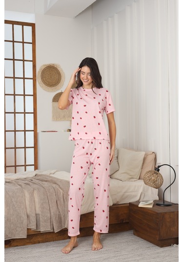Kadın Yazlık Kısa Kol Penye Süprem Kumaş Pijama Takımı Pembe Çilekli