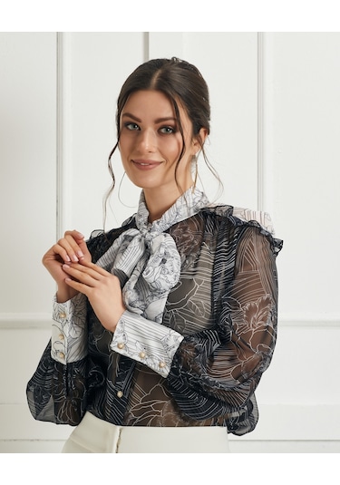 Fular Yaka Detaylı Transparan Desenli Gömlek Feminen Ve Şık Tasarım Siyah