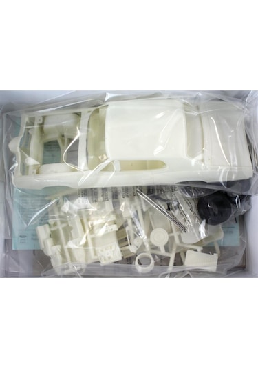 Amt 920 1/25 1971 Ford Thunderbird Araba Demonte Plastik Maketi