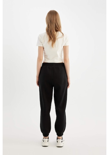 Defacto Coool Basic Beli Paçası Lastikli Cepli Jogger Eşofman Altı Z7072AZ24WNBK81 Siyah Defacto Coool Basic Beli Paçası Lastikli Cepli Jogger Eşofman Altı Z7072AZ24WNBK81 Siyah
