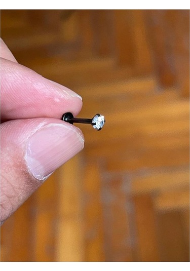 Cerrahi Çelik Tragus Helix Kıkırdak Conch Minimal Tek Taş Piercing Siyah