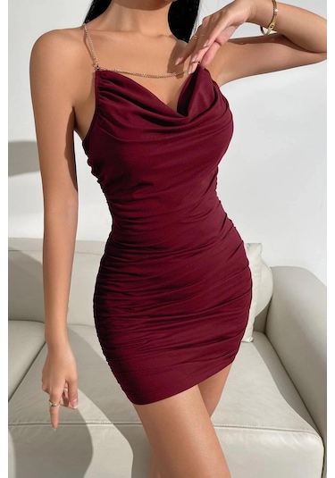 Merry See Gögüs Degajeli Zincir Detaylı Büzgülü Elbise Bordo