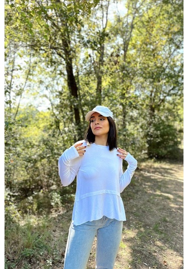 Kadın Beyaz Elleri Eldiven Detaylı, Asimetrik Kesim, Bisiklet Yaka, Eteği Pliseli, Salaş Spor Bluz Beyaz