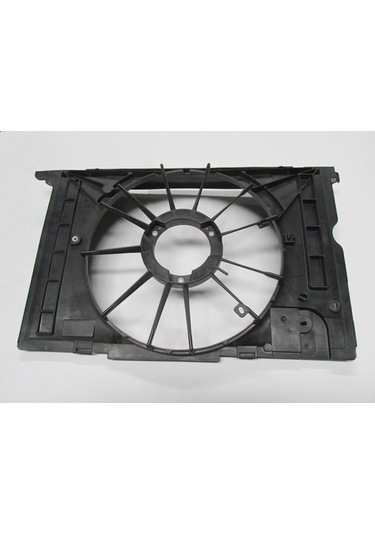 Toyota Corolla Nde180 13/18 Radyatör Fan Davlumbazı Boş Gövde Benzi Nli Ti P