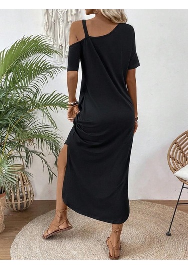 Kadın Tek Omuzdan Açık Toka Detaylı Yandan Yırtmaçlı Maksi Boy Viskon Elbise Siyah